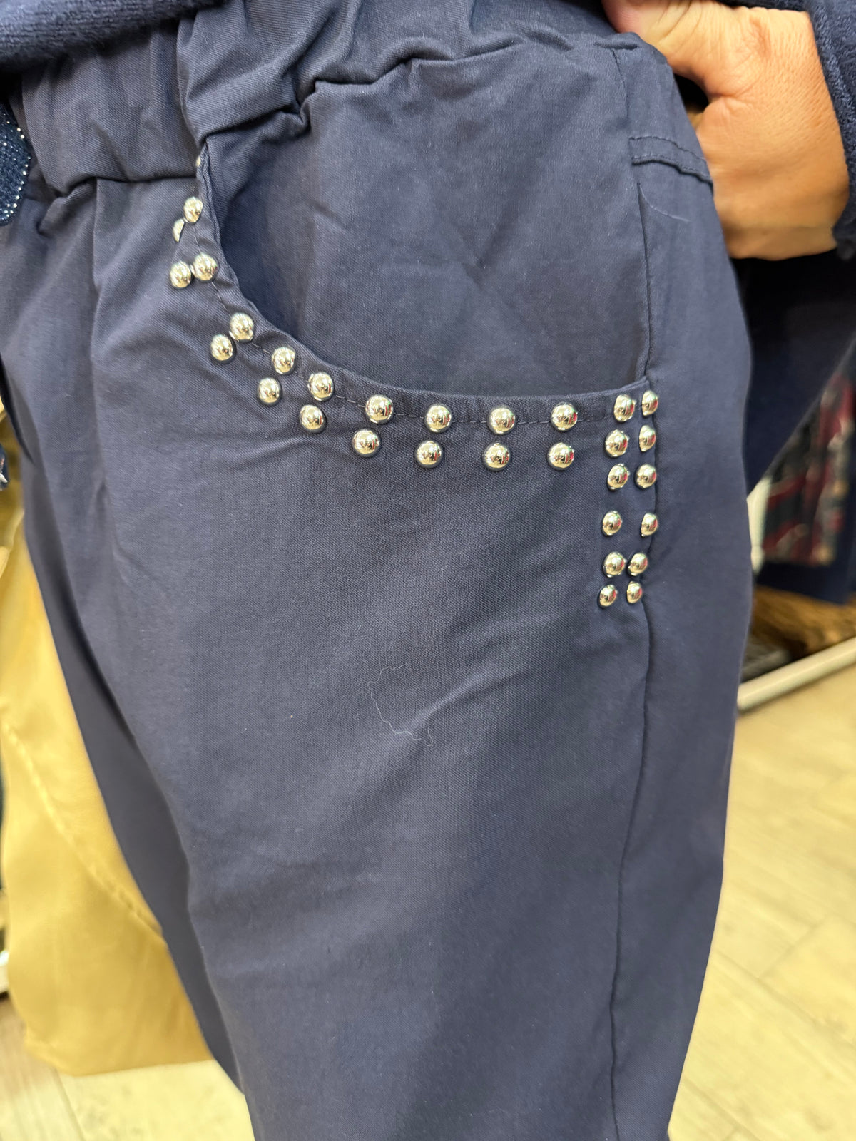Pantalon gde taille marine clous