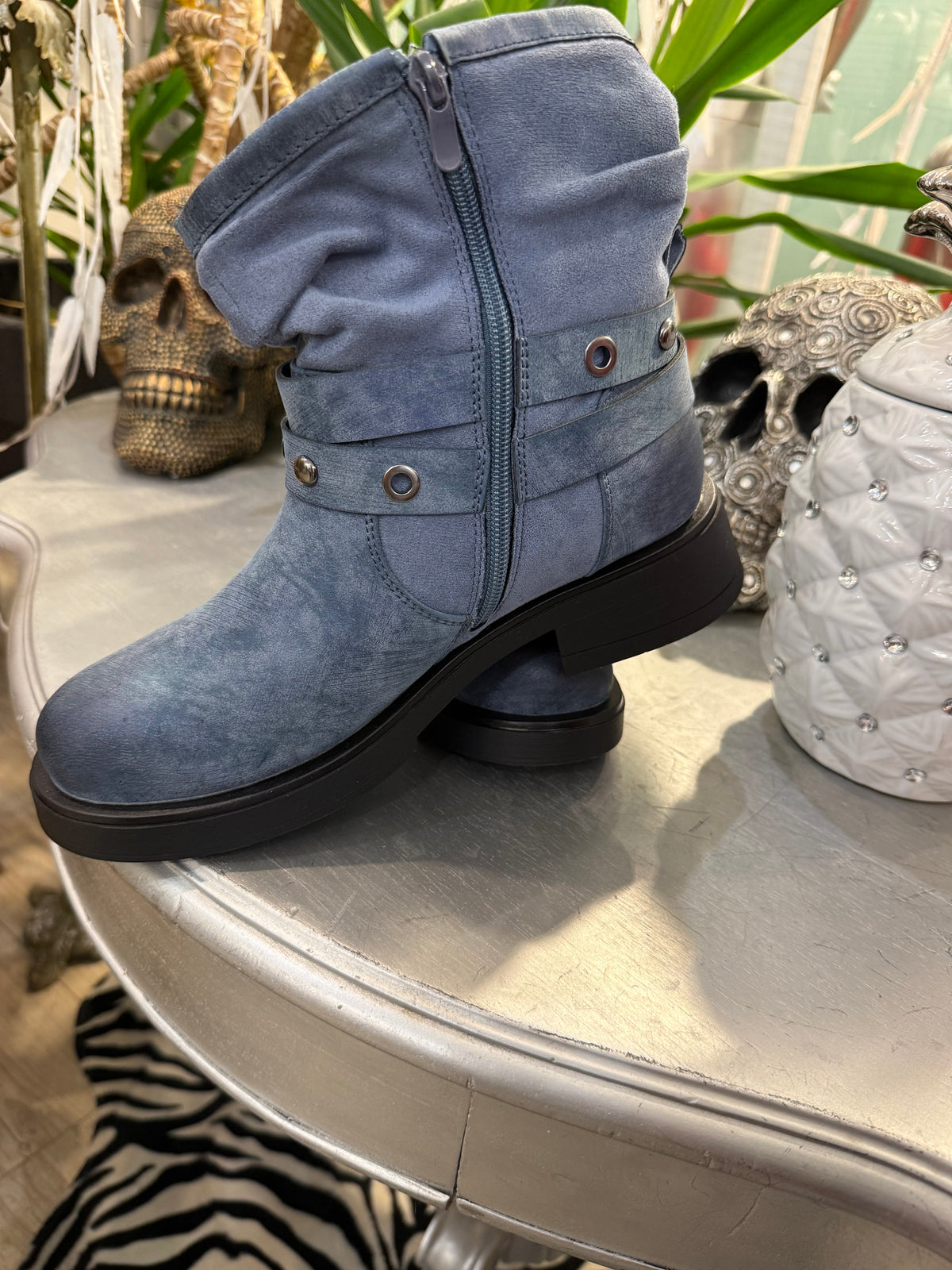 Boots blue