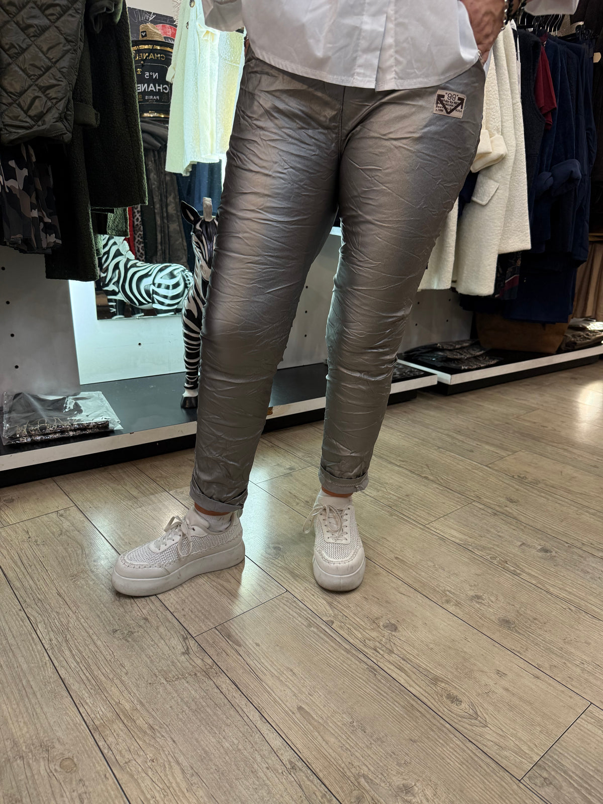 Pantalon simili ceinture argent