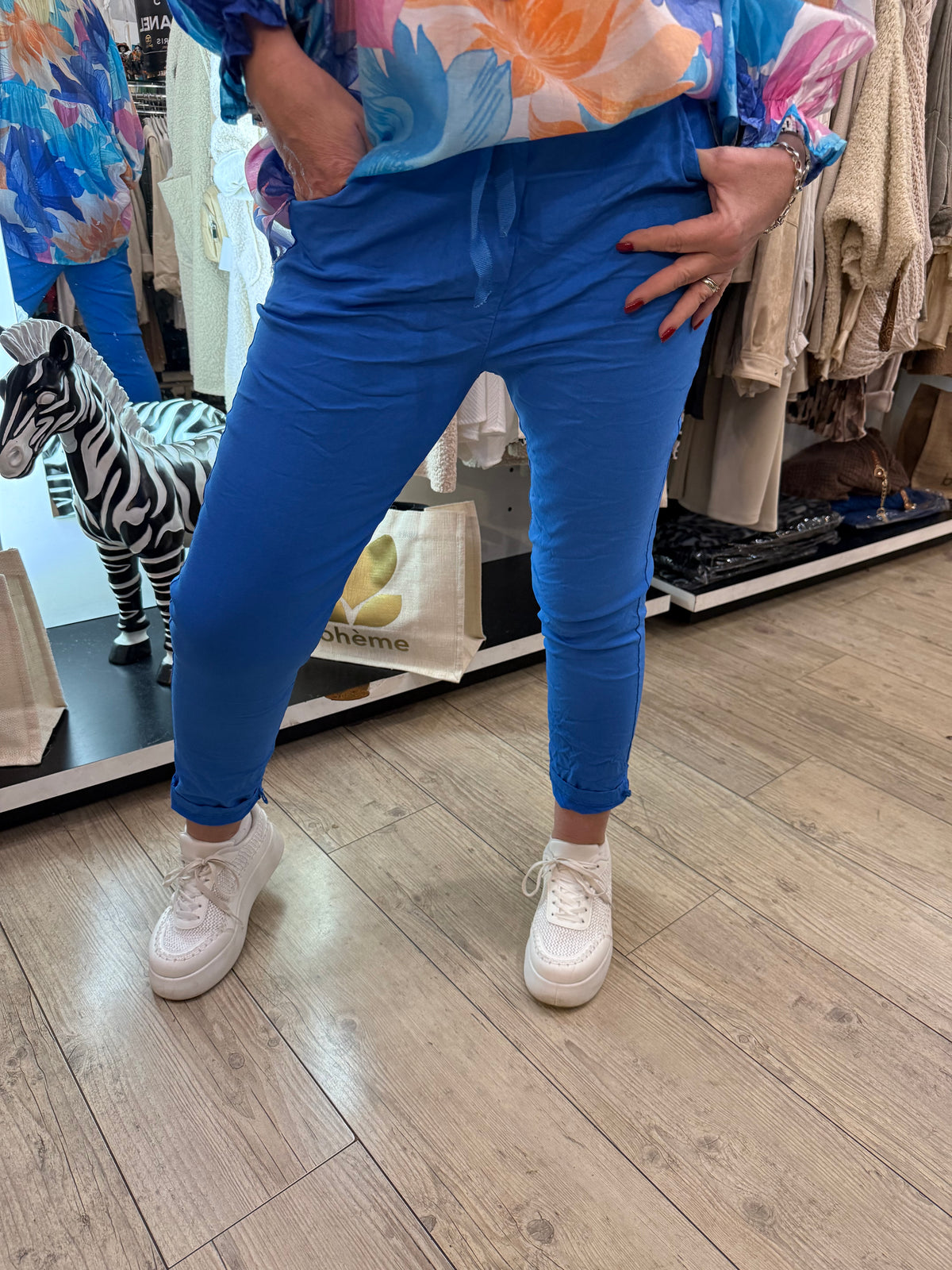 Pantalon magique bleu électrique